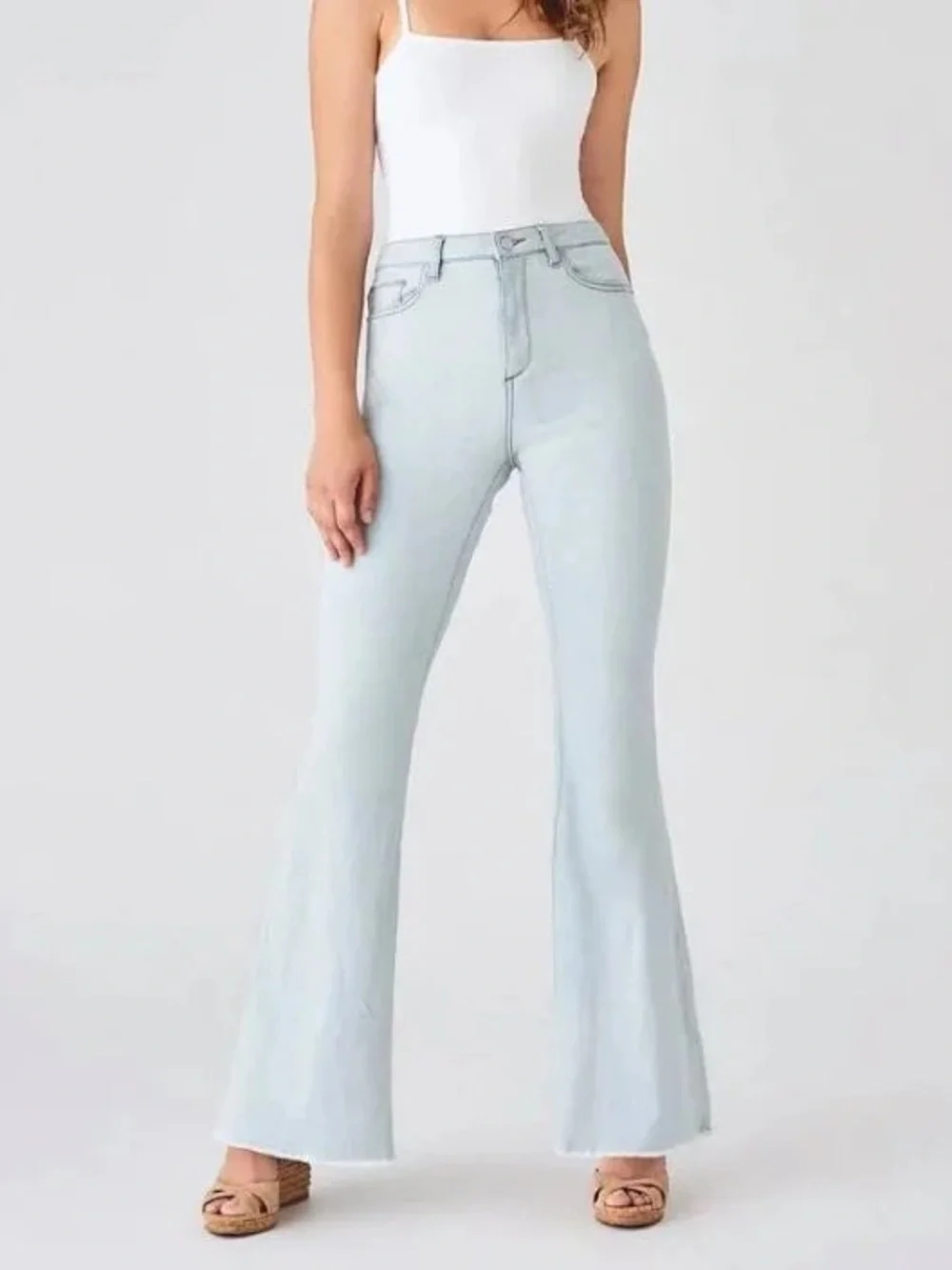 DL1961 Rachel Ojai Ultra high-rise 32 medium light blue slight discoloration